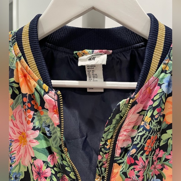 Bomber Jacket - Floral patterned silk like - Picture 5 of 7